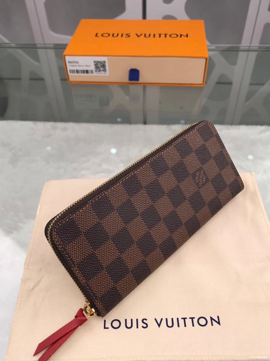First bag VUITTON ZIPPY LOUIS 0717
